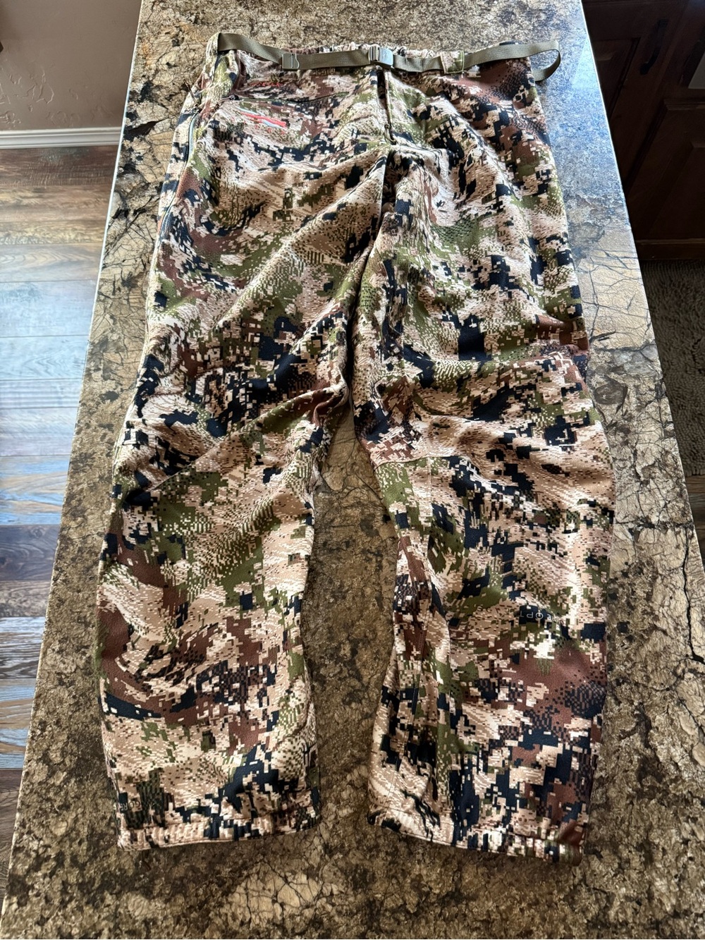 Sitka Thunderhead Hunting Pant Mens XXL Goretex Optifade Camo Wind & Waterproof.